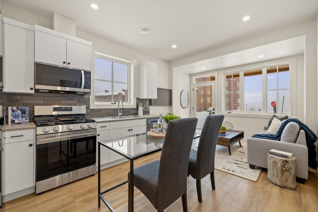 listing image 16513832603775171828