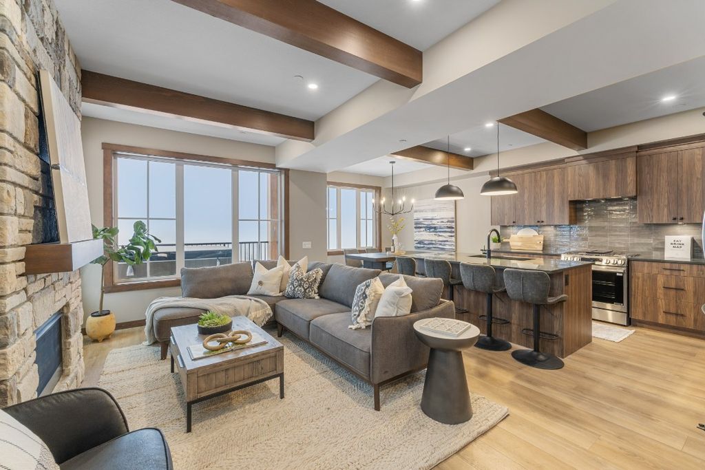 listing image 16516660382748028493