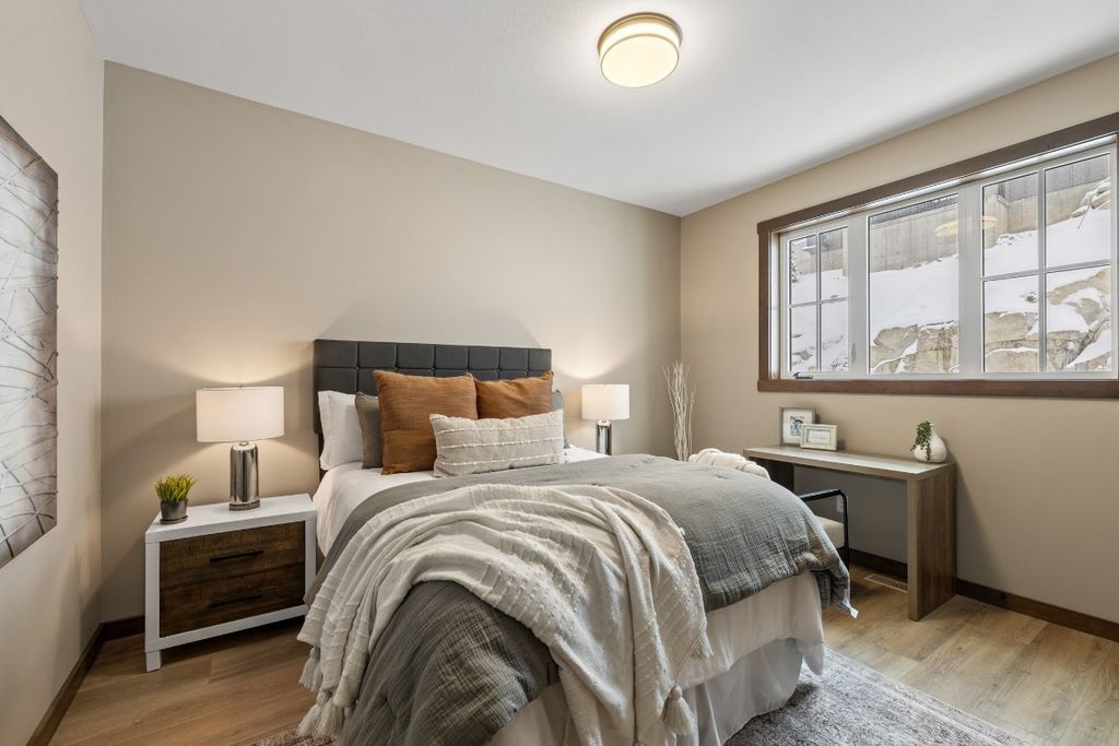 listing image 16511556529681529293