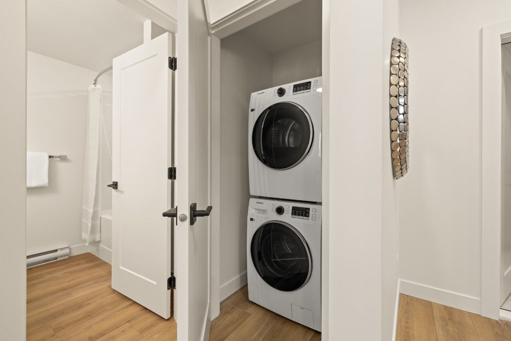 listing image 16518946384196910133