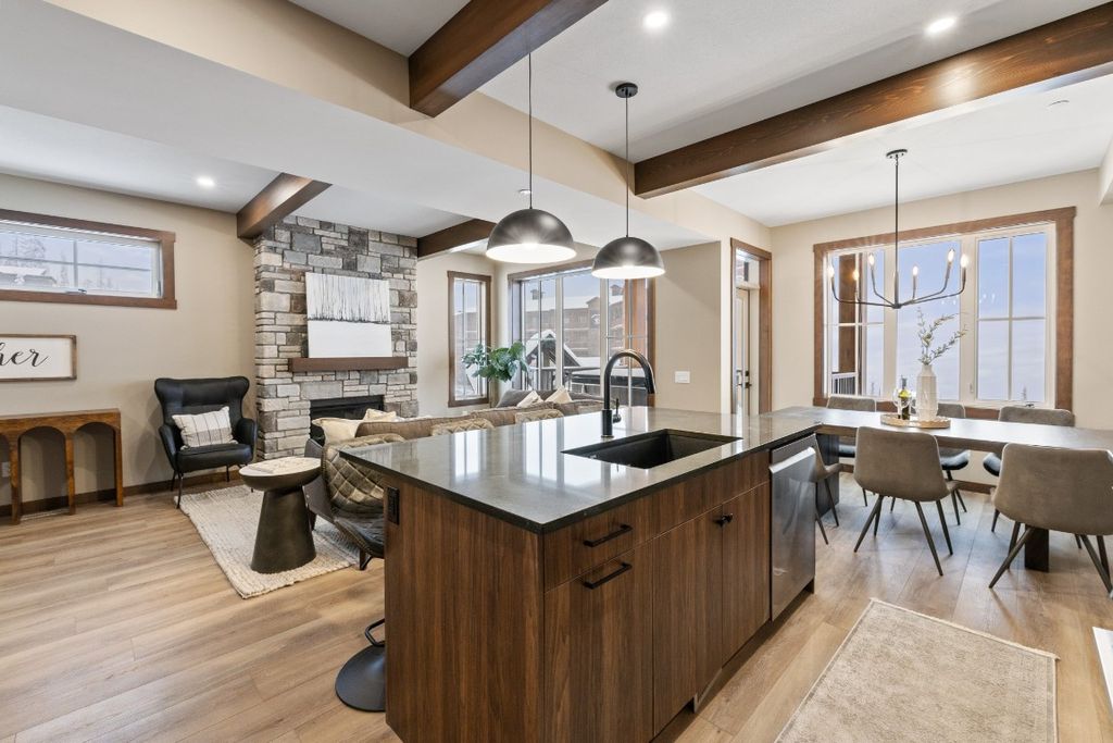 listing image 16516902348199484696