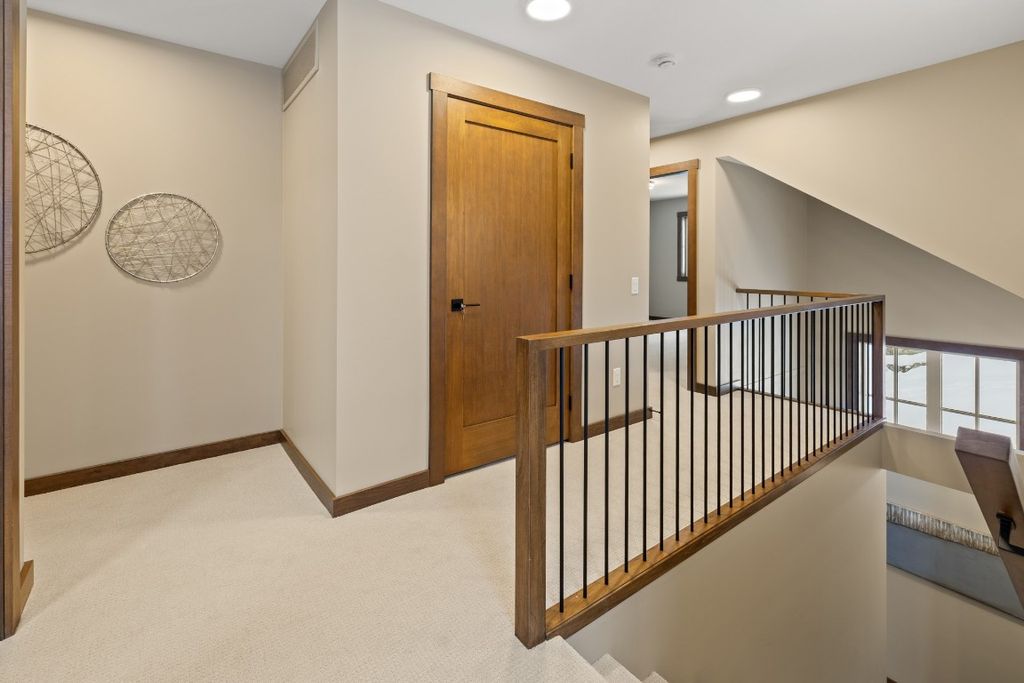 listing image 16510731026632197912