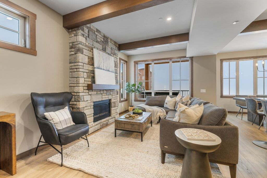 listing image 16518641604759432102