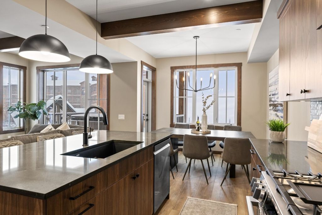 listing image 16512737214473327927