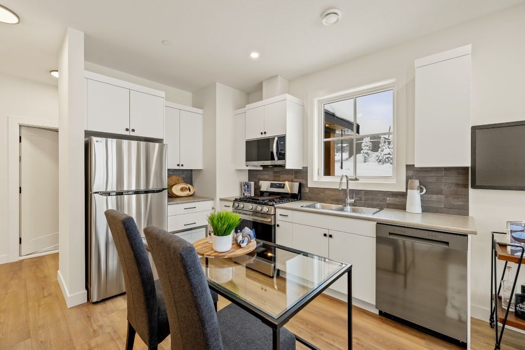 listing image 16519892530503426995