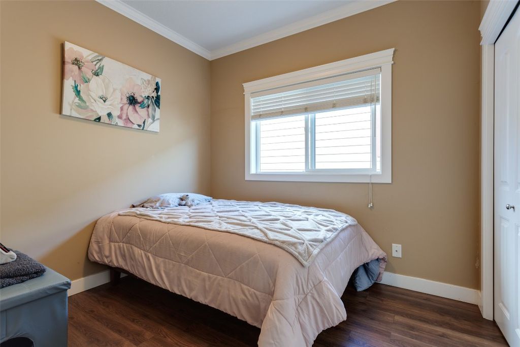 listing image 16513468826974742755