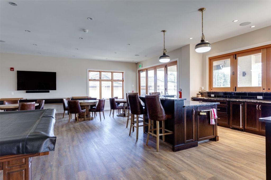 listing image 16513814977080853080