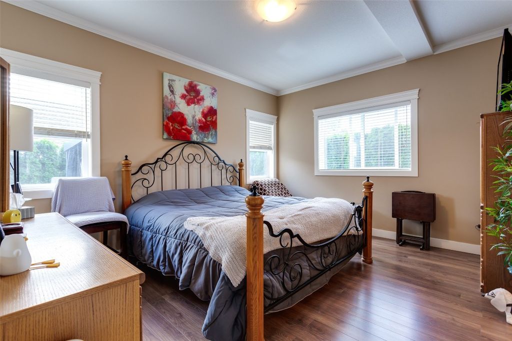listing image 16517103190269878040
