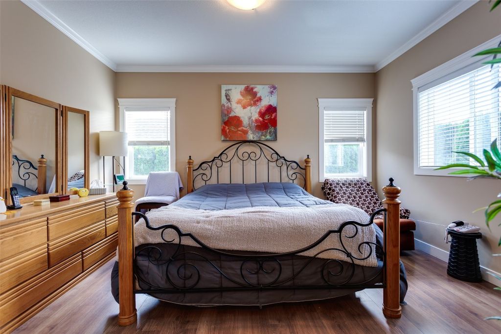 listing image 16519699044270319382