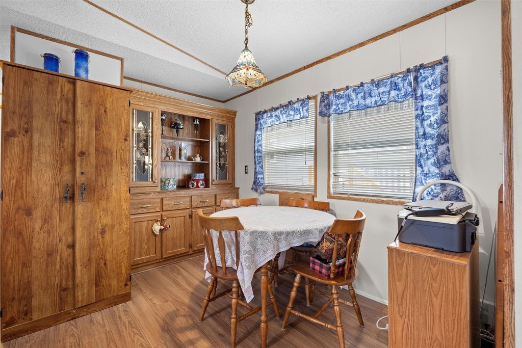 listing image 16510997476608965836