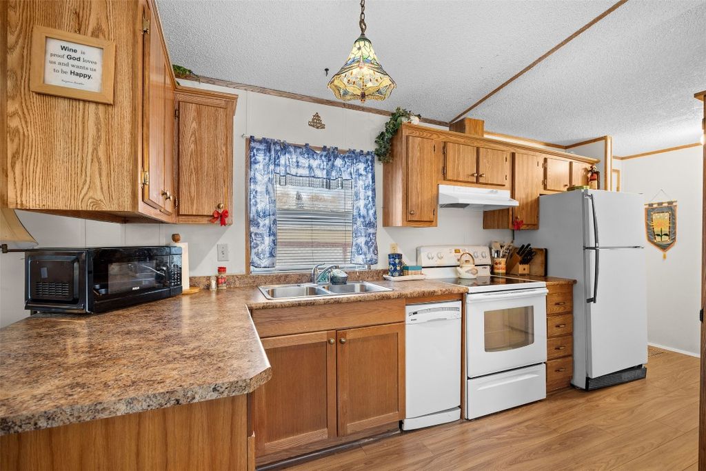 listing image 16519346318288567068