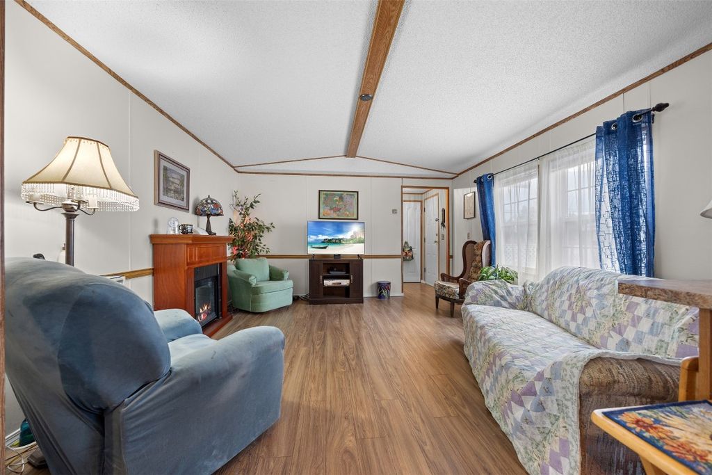 listing image 16518240128150984815