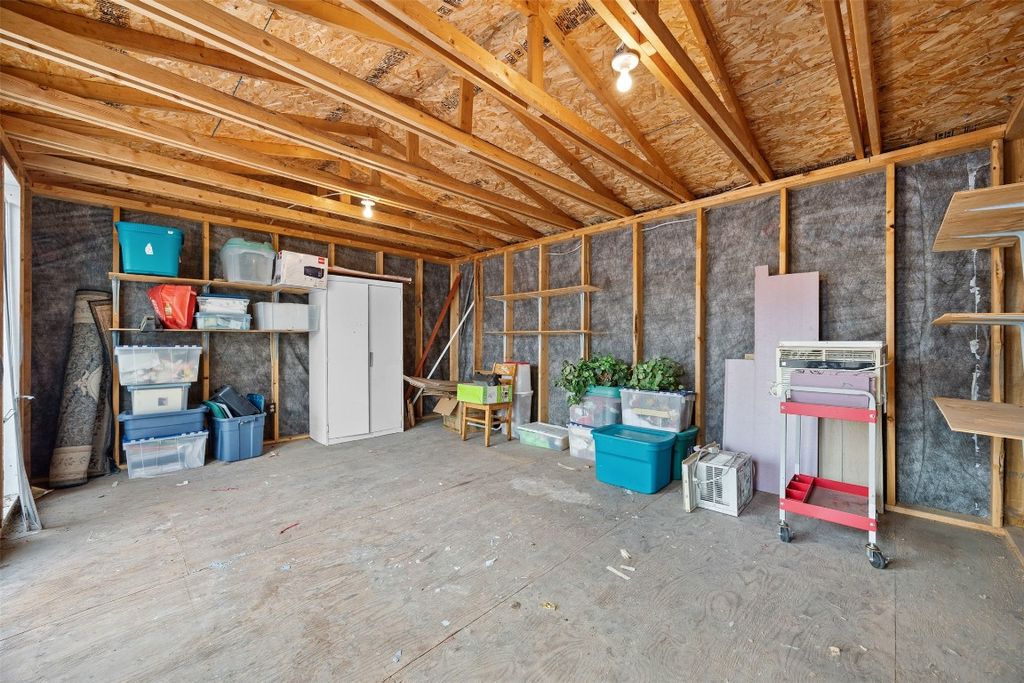 listing image 16512525649649121456