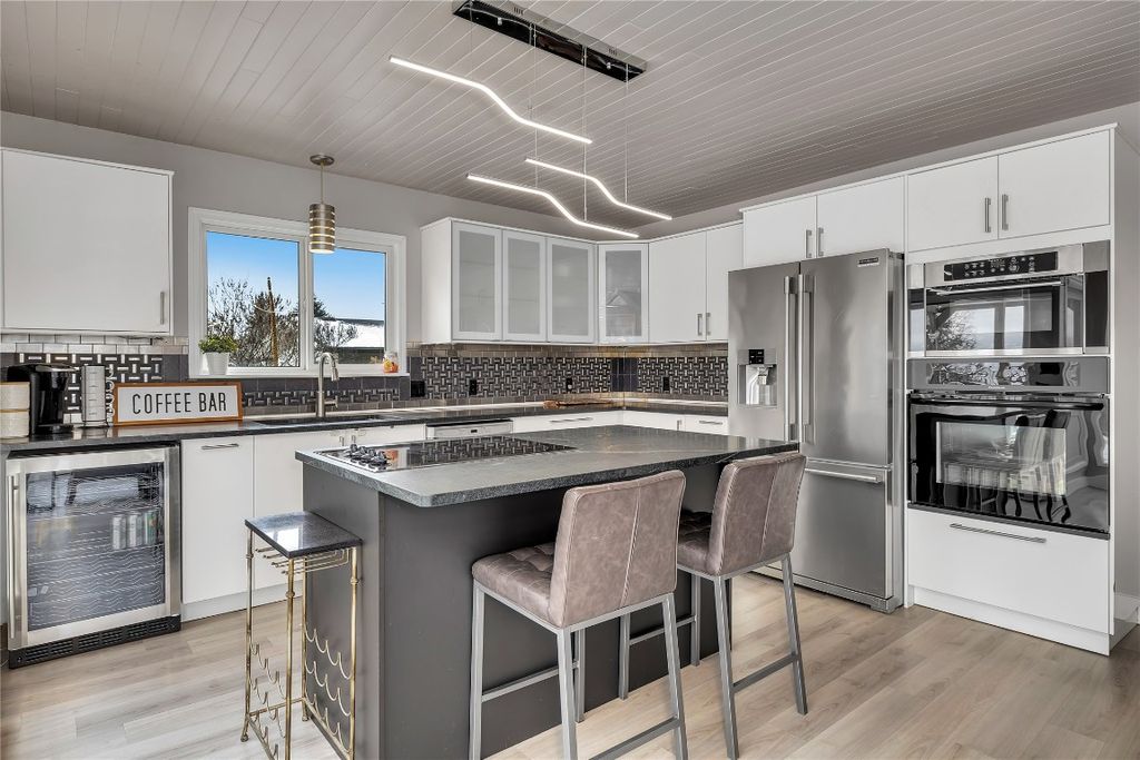 listing image 16516686956885753530