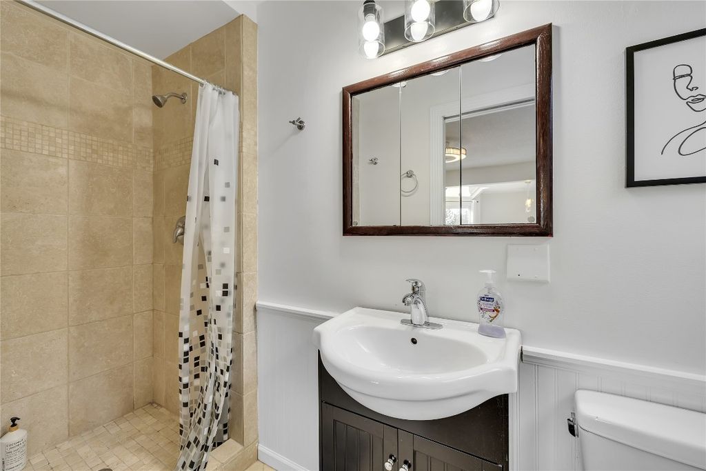 listing image 16515208995149162742