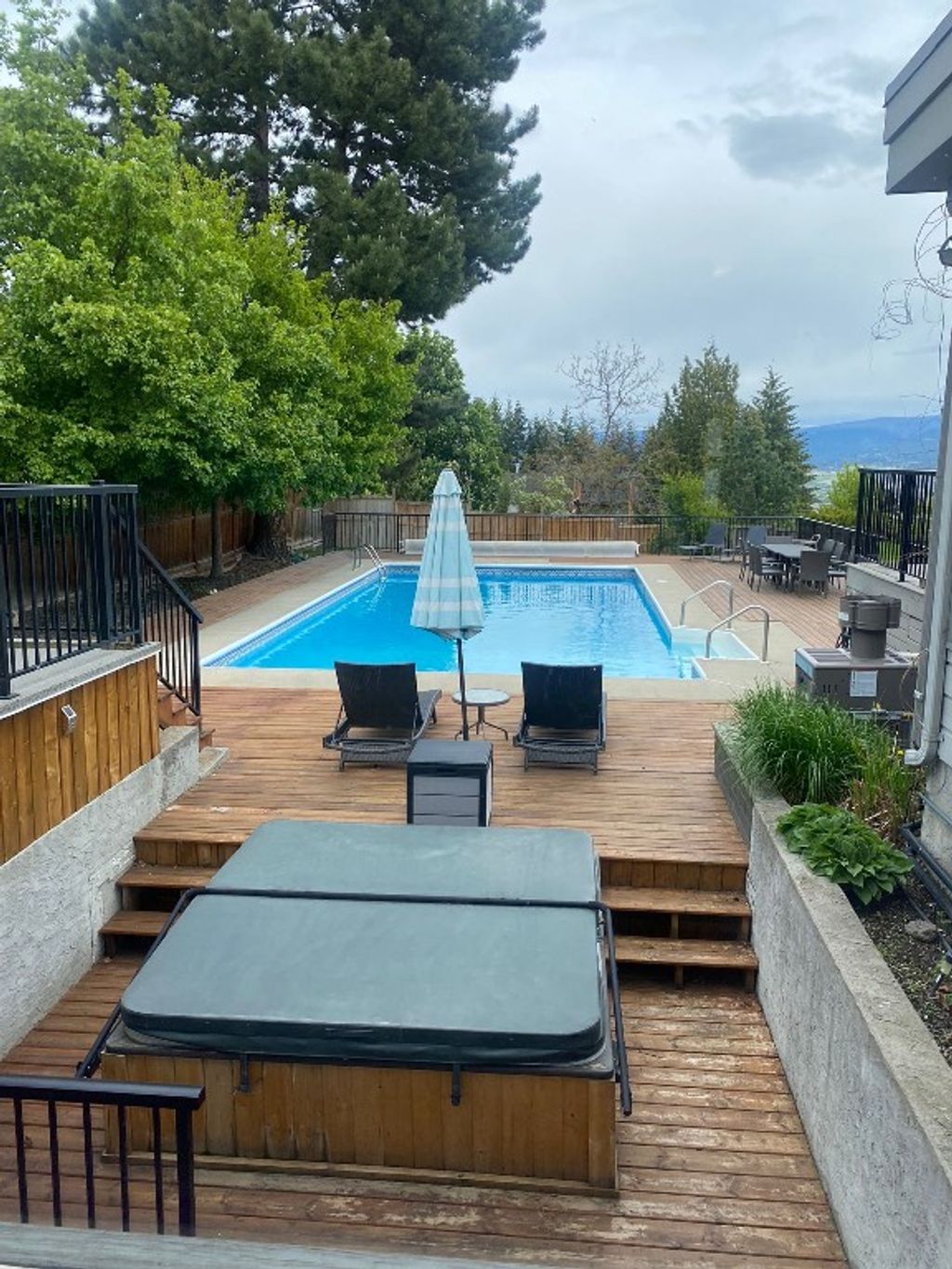listing image 16513044599597654087