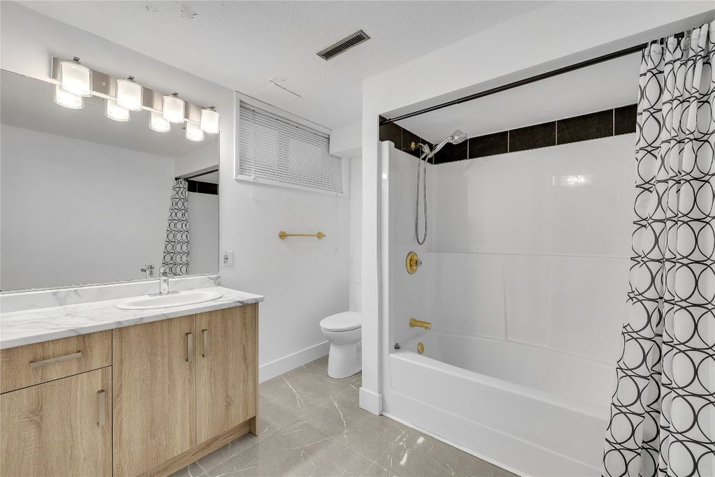 listing image 16515390499763827266