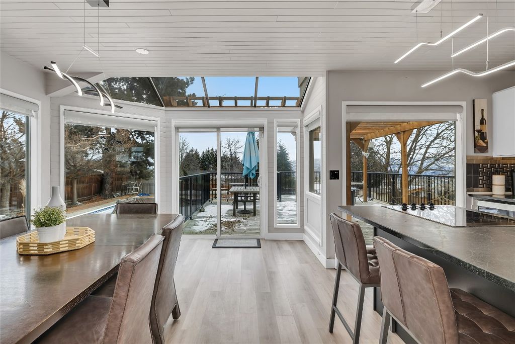 listing image 16510308433815415908