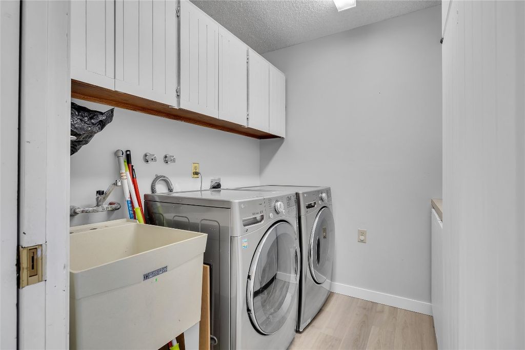 listing image 16516578431659543829