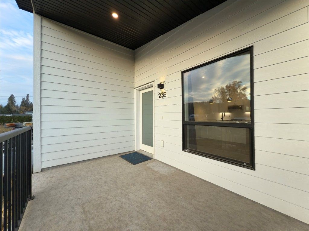 listing image 16517542903352923319