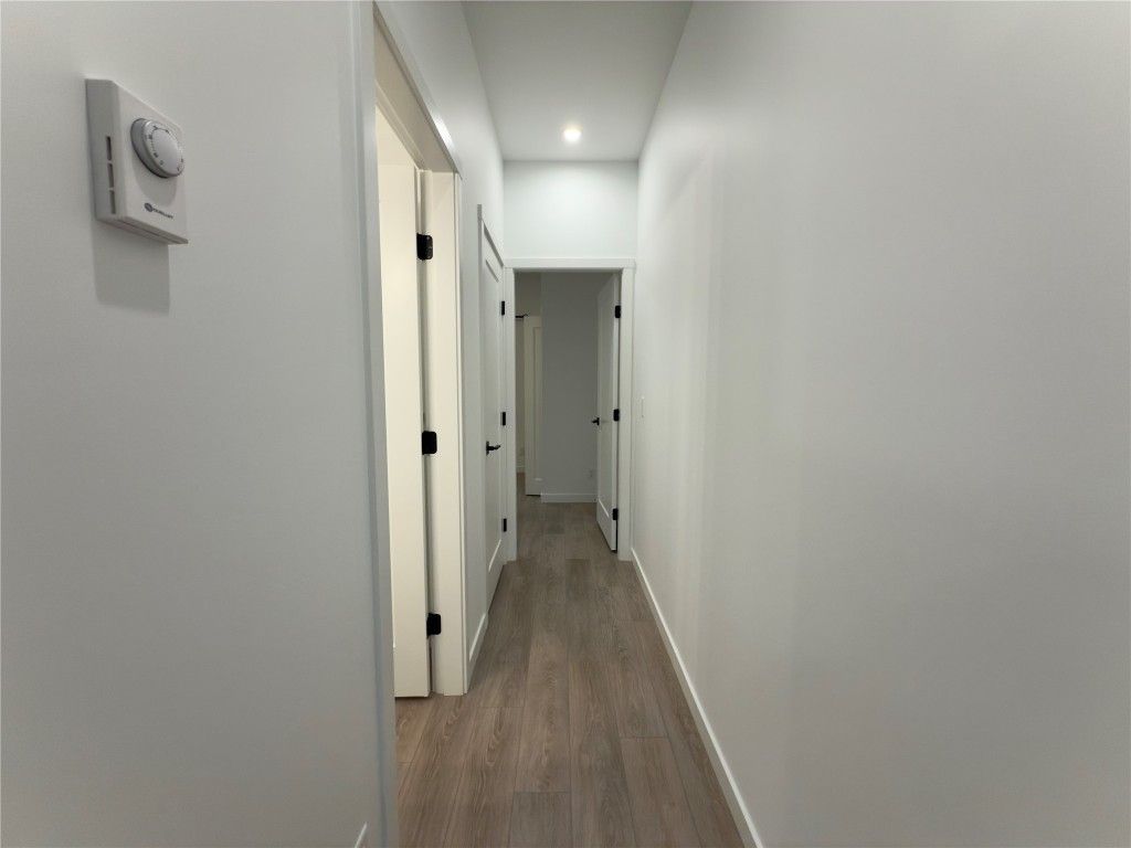 listing image 16512967510739436748