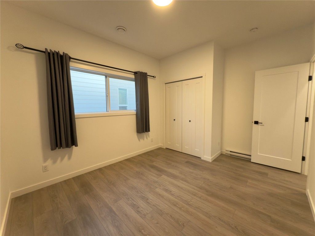 listing image 16518866193694588939