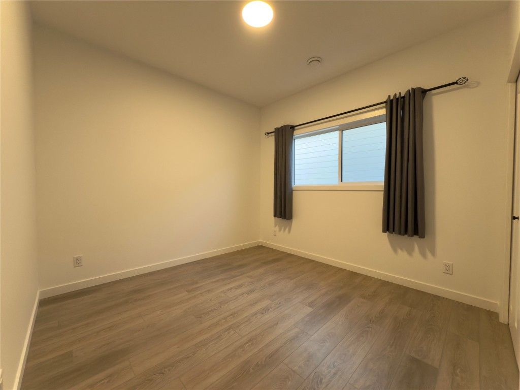 listing image 16517309812687817520