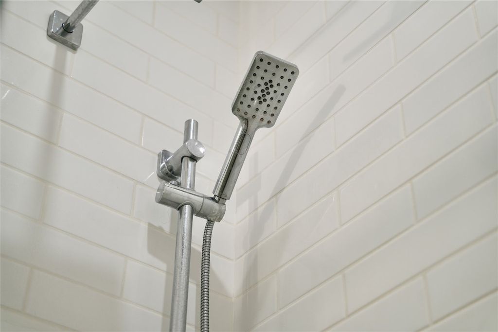 listing image 16518481234898401842