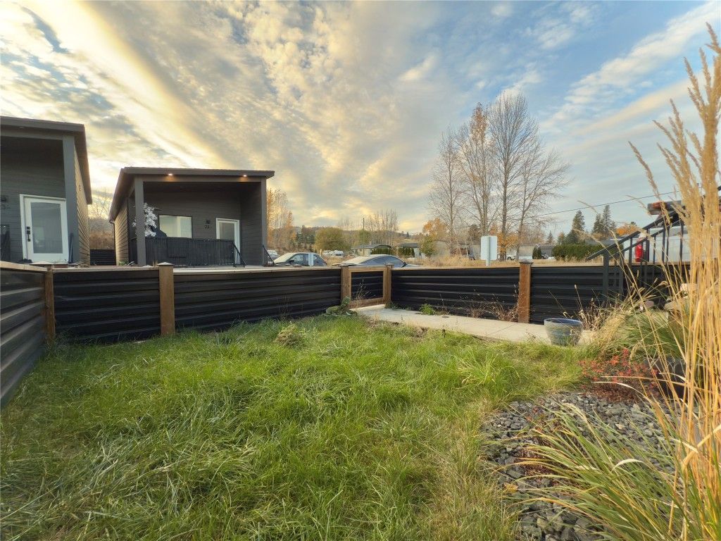 listing image 16514293303652012901