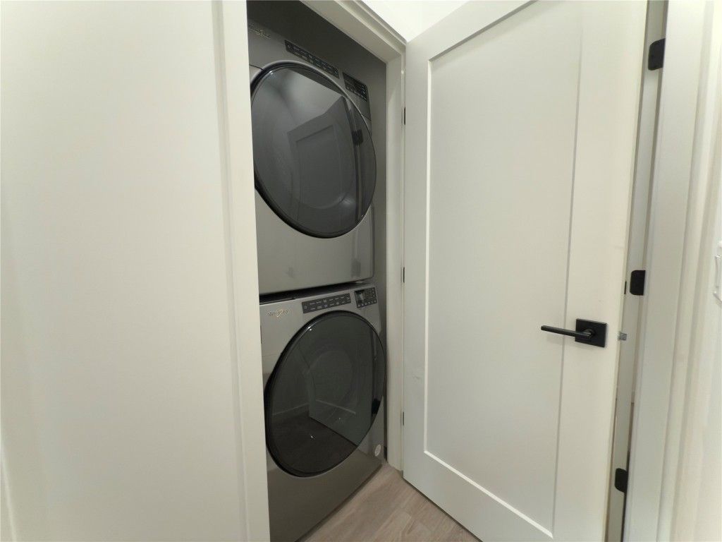 listing image 16515014947492656450