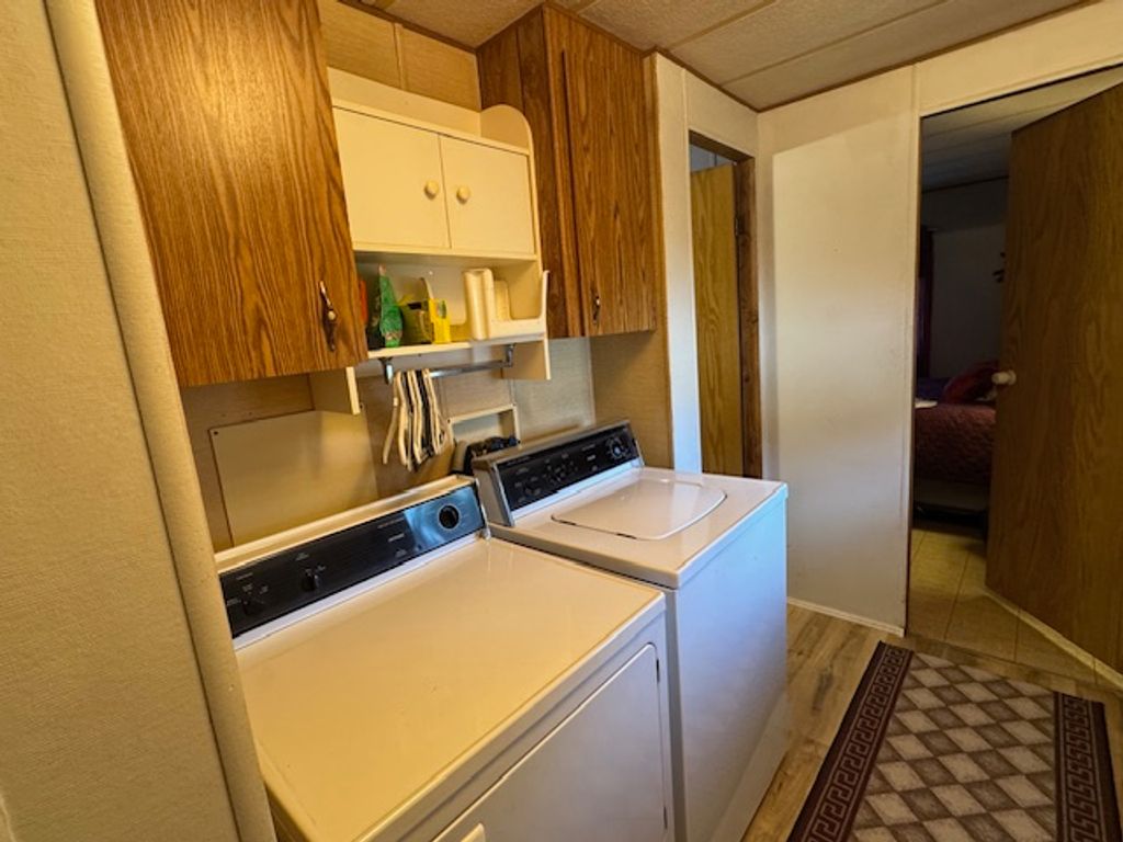 listing image 16512861698489995037