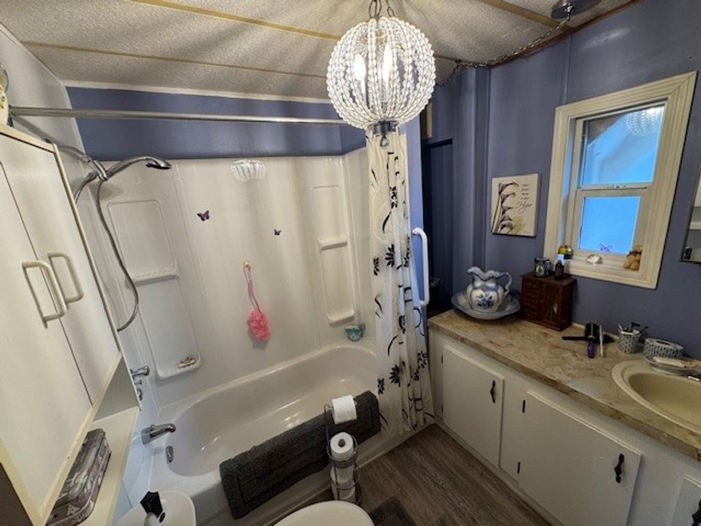 listing image 16512988865911762175