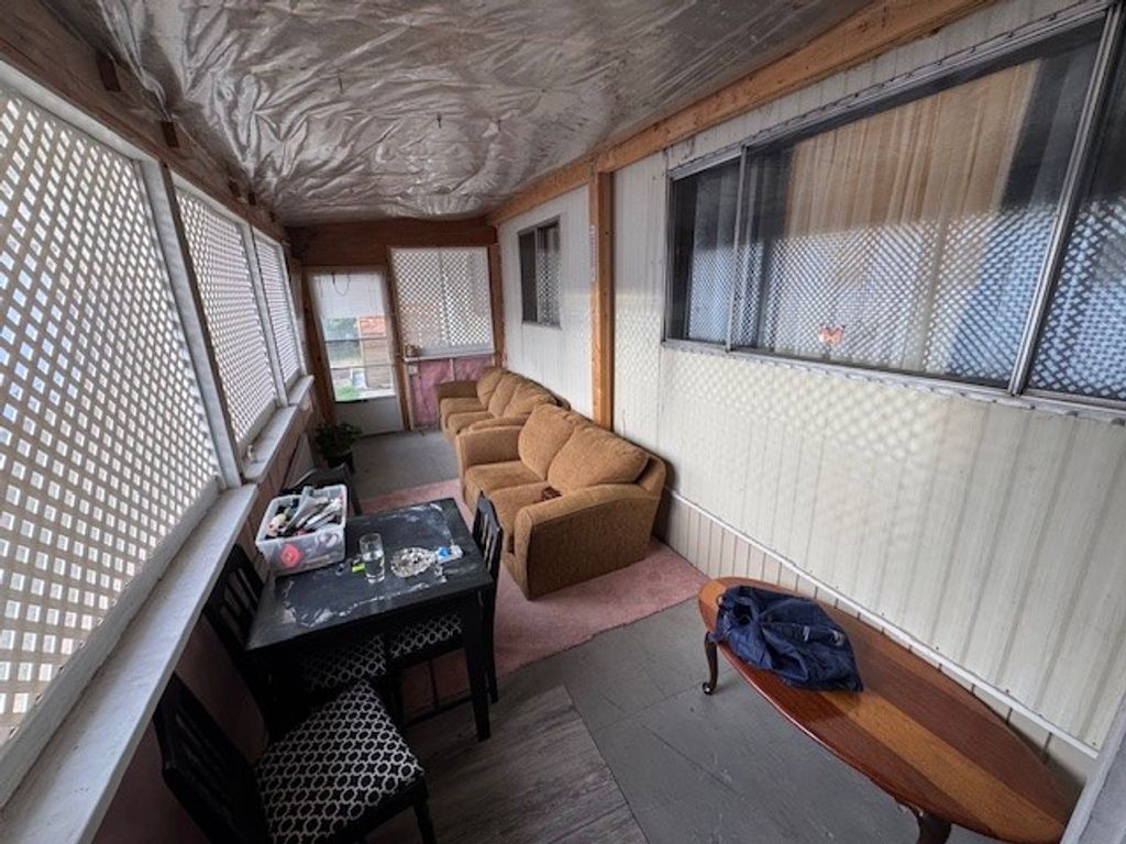 listing image 16514836560371670573