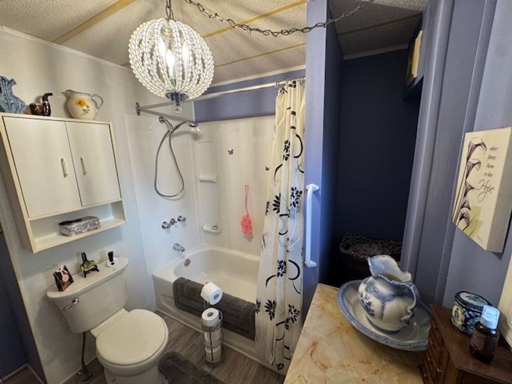 listing image 16517435574227873937