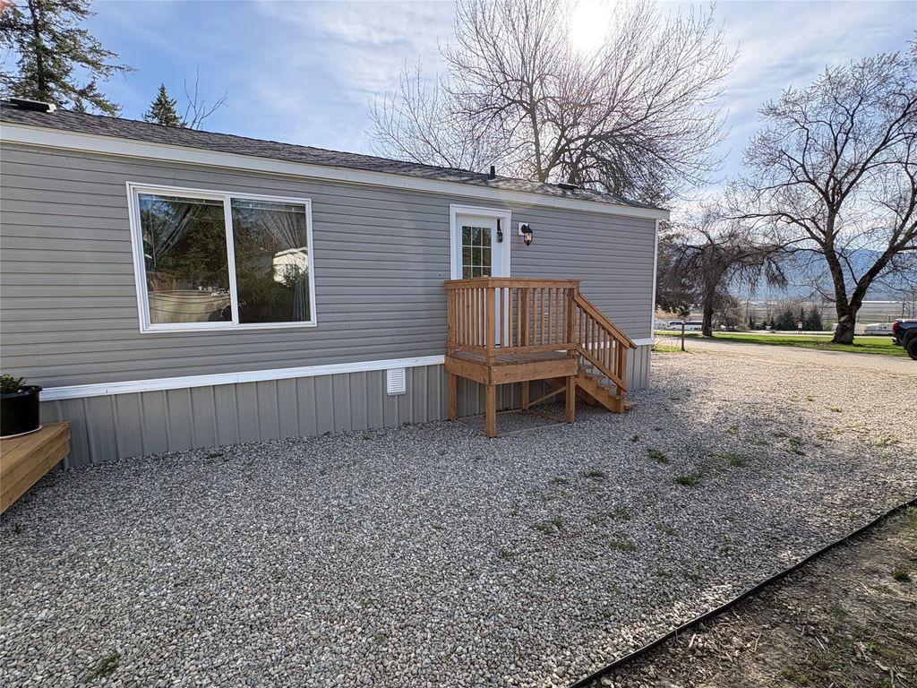 listing image 16517393225389268165