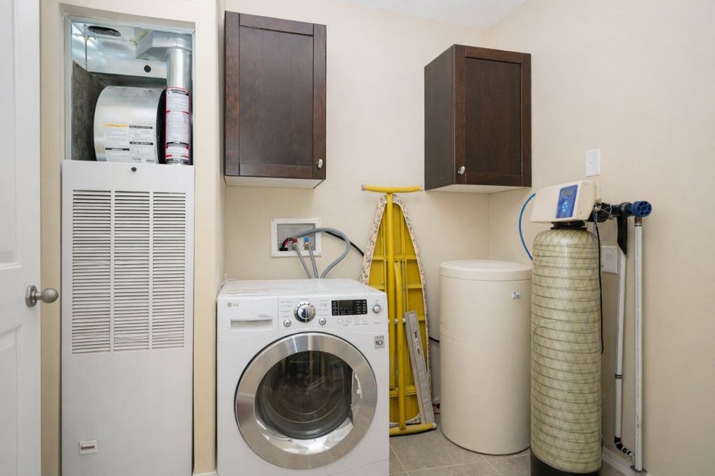 listing image 16513724881670371328