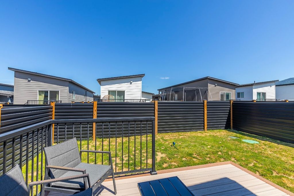 listing image 16512687245916576941