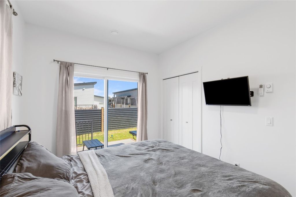 listing image 16517680836858724909