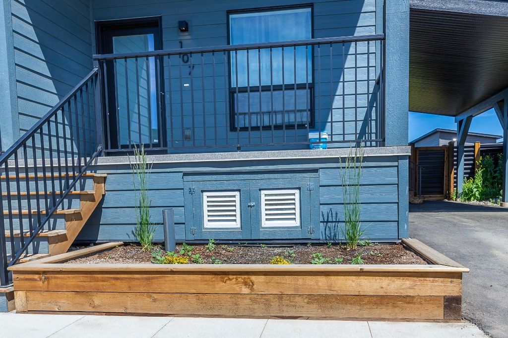 listing image 16518221690354094159