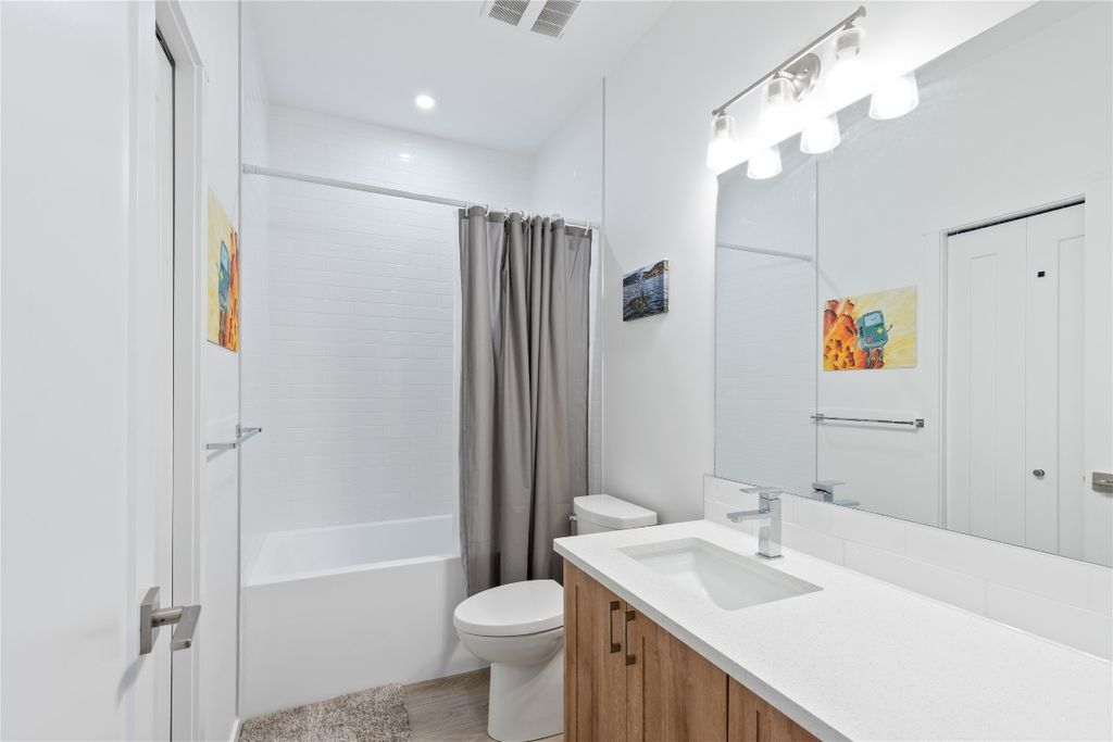 listing image 16519296542231245778