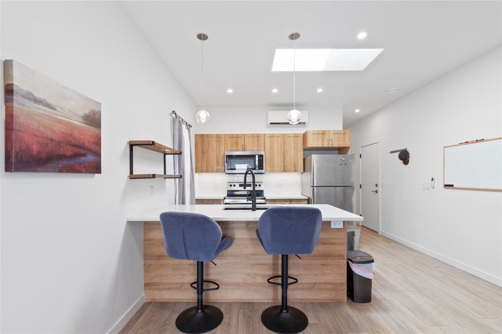 listing image 16510412299736361368