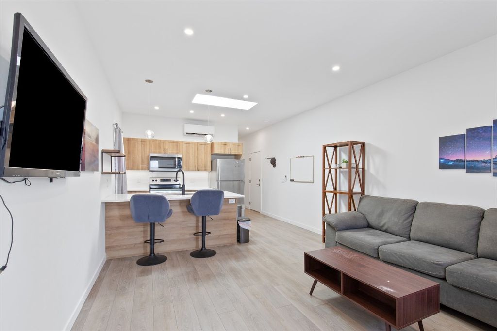 listing image 16514489481240131437