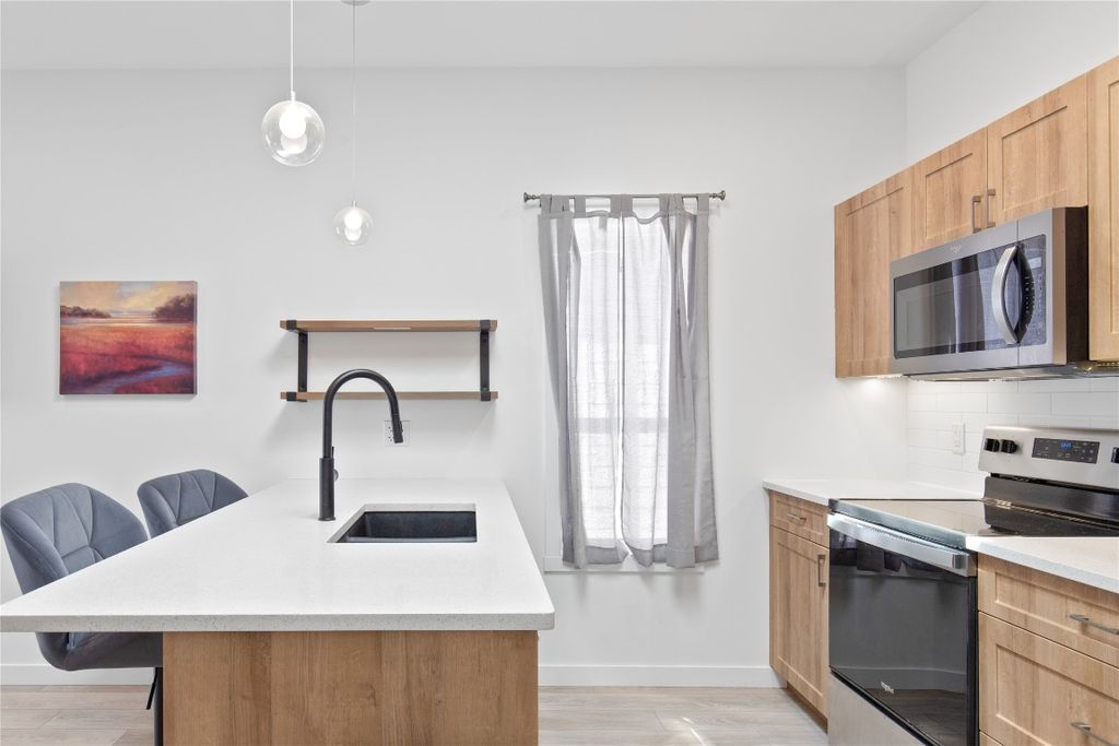 listing image 16517398211742797907