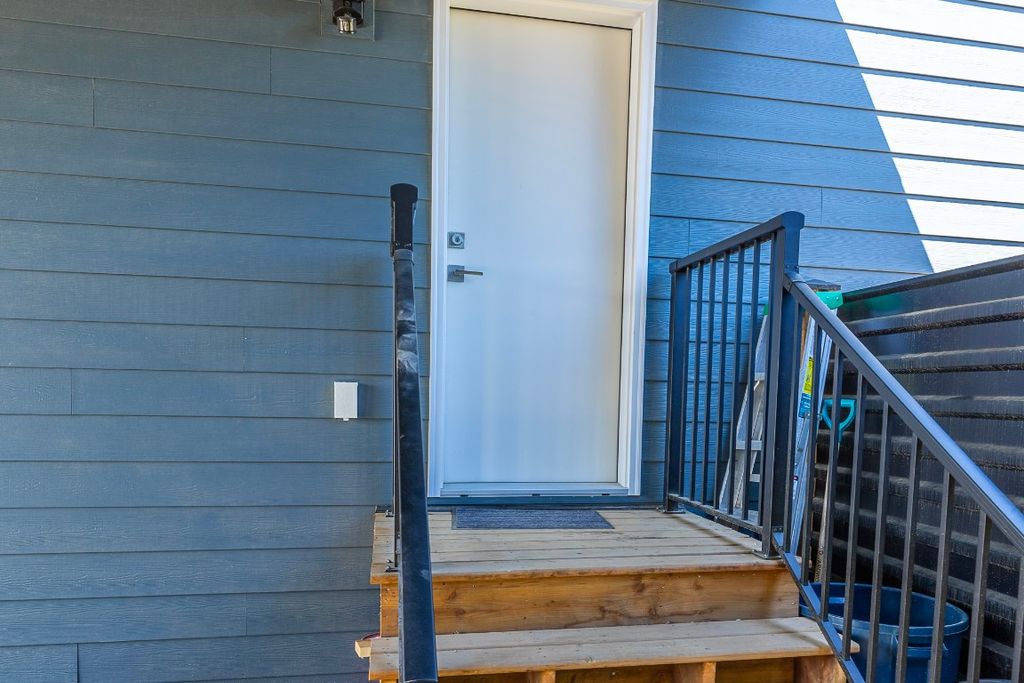 listing image 16511943342680895472