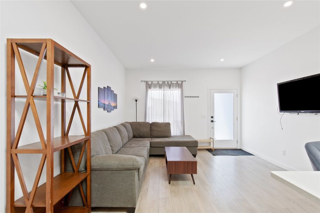 listing image 16515613154886306919