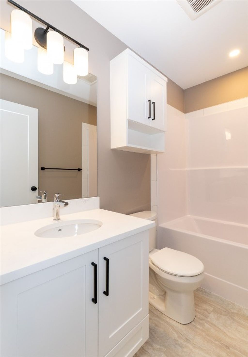 listing image 16516860546365149648