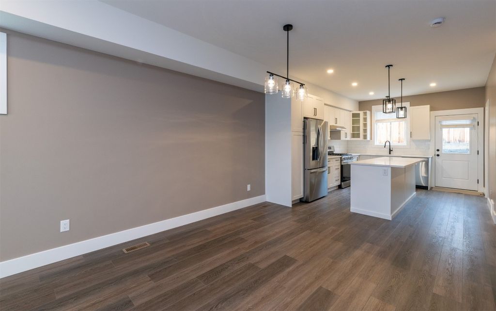 listing image 16519901168609359259