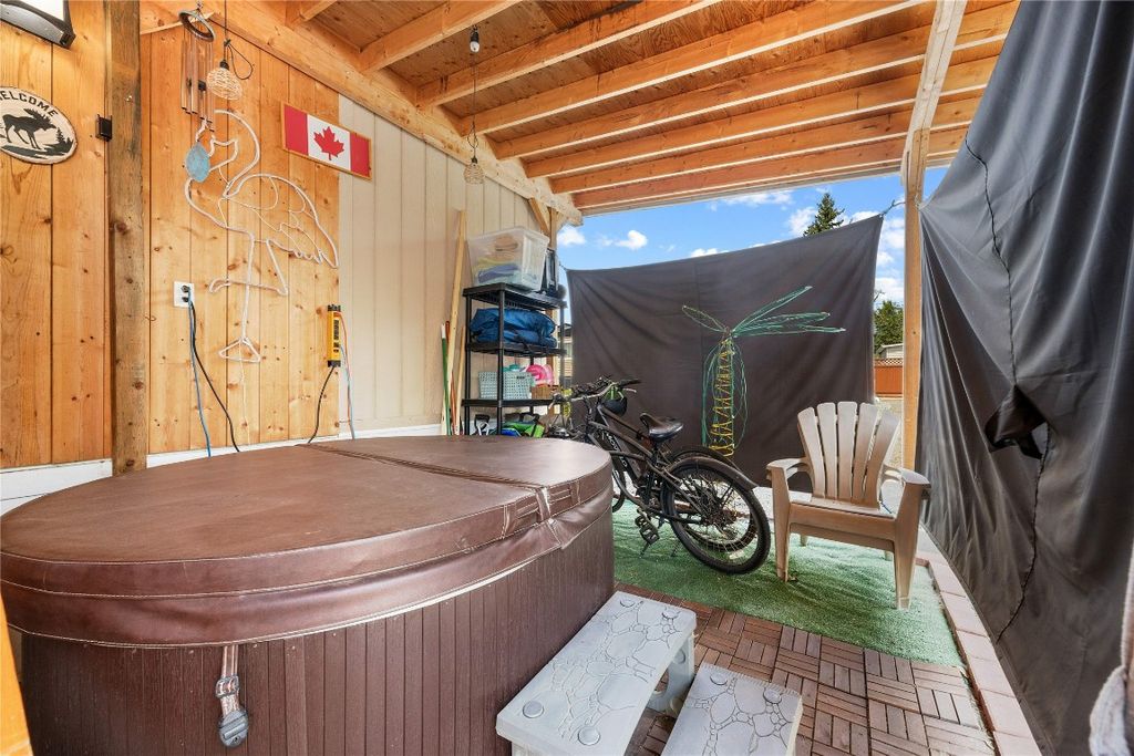 listing image 16516083704130376644