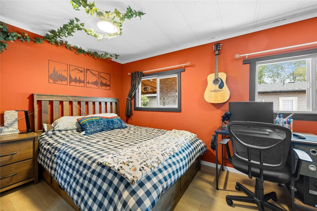 listing image 16510361218761686094