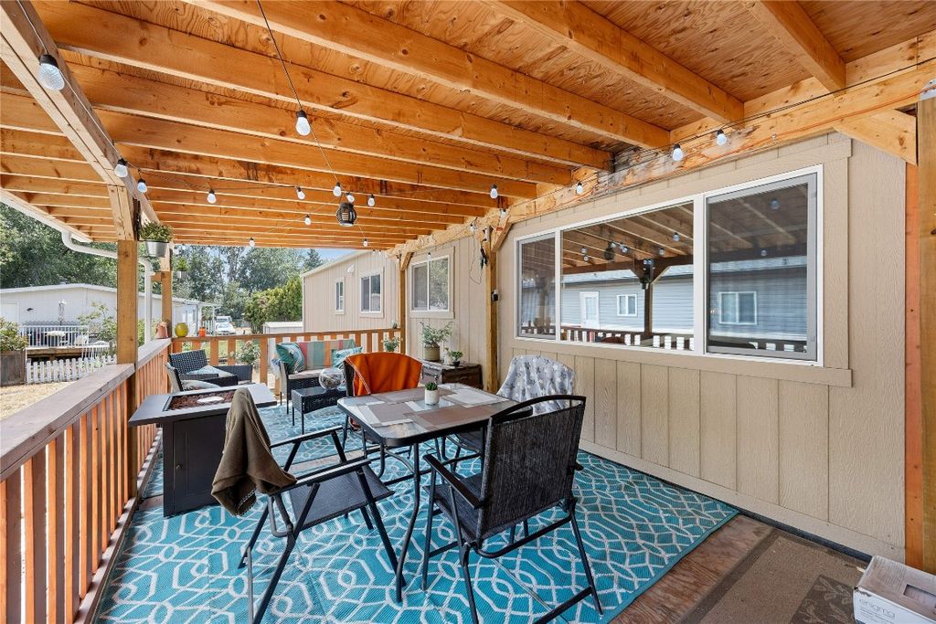 listing image 16517156444999882043